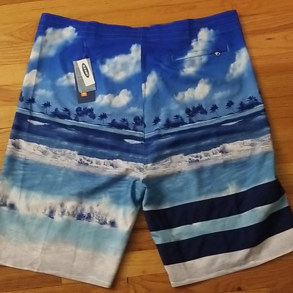 Trunks - Picture 3 of 4